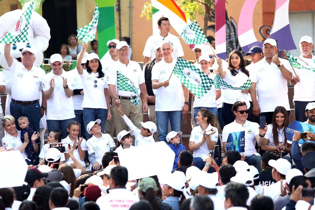 Alfredo del Mazo y Ricardo Salinas ponen en marcha campaña "Limpiemos México" en Malinalco