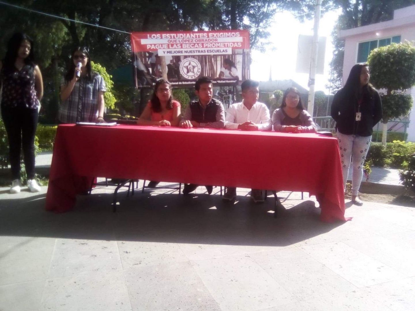 12 mil estudiantes de la FNERRR se manifestaran ante la SEGOB de la Ciudad de México en demanda de la entrega de becas Benito Jurarez