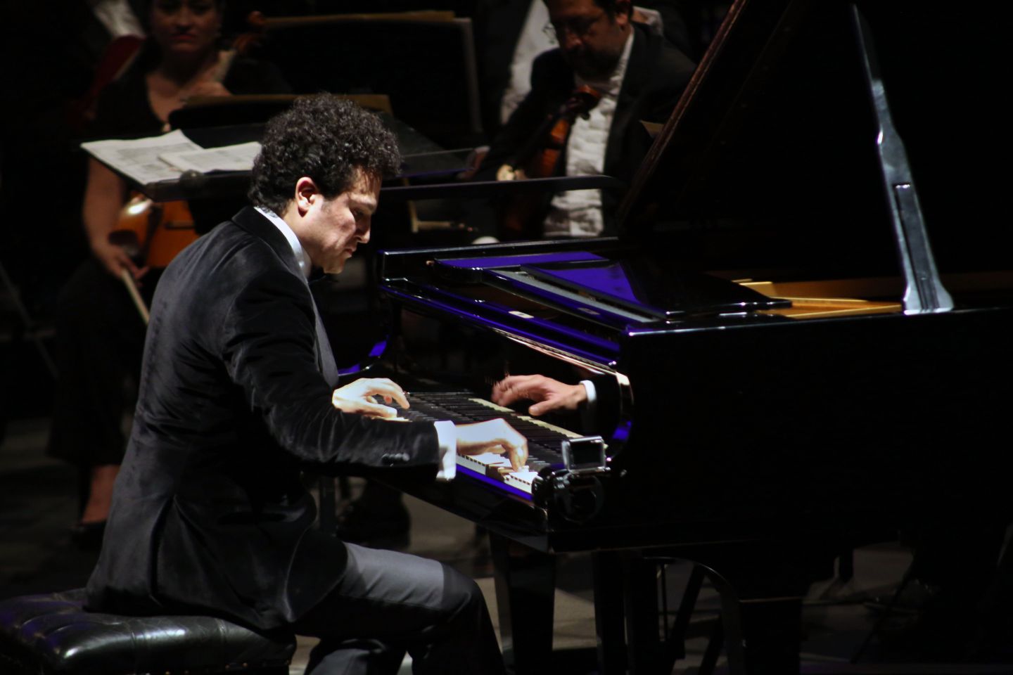 El pianista Abdiel Vázquez sorprende
al tocar temas de Alberto Aguilera
