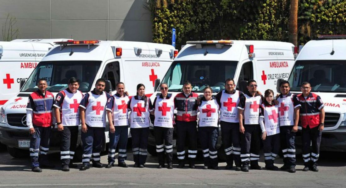 Negocio redondo: director de la Cruz Roja obliga a ambulancias cargar en gasolinería de su propiedad