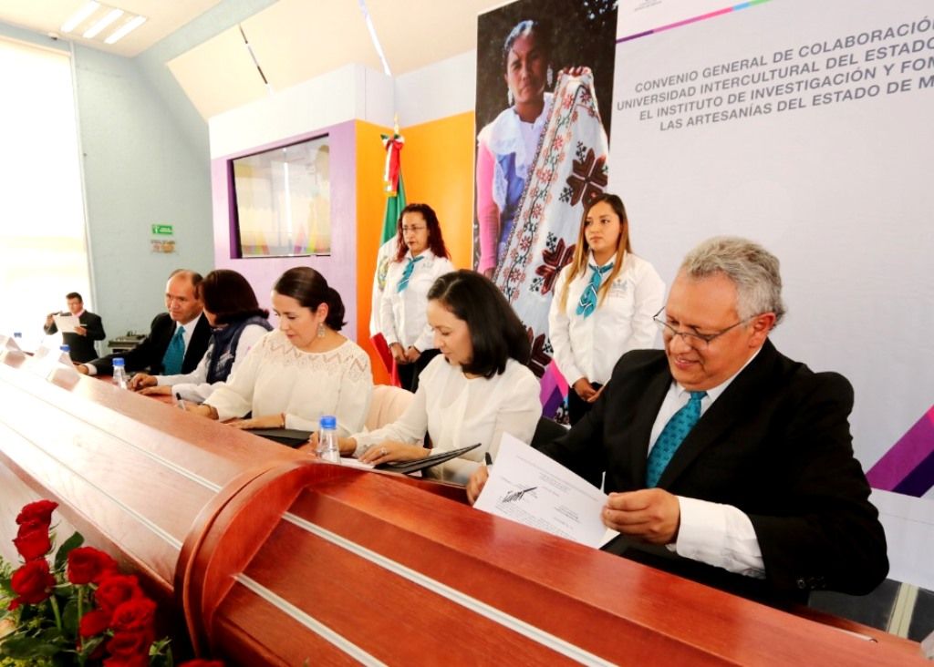 Para favorecer a la comunidad mazahua firman convenio Turismo y Uiem