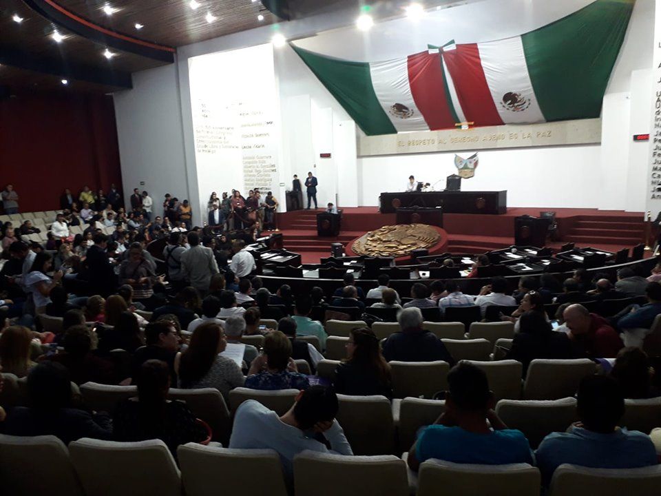 Ante amenaza de disturbios, posponen iniciativa de eliminar votación calificada en el Congreso de Hidalgo