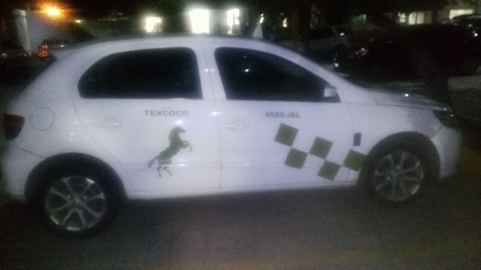 Policías de texcoco aseguran a sujeto que robó taxi con violencia