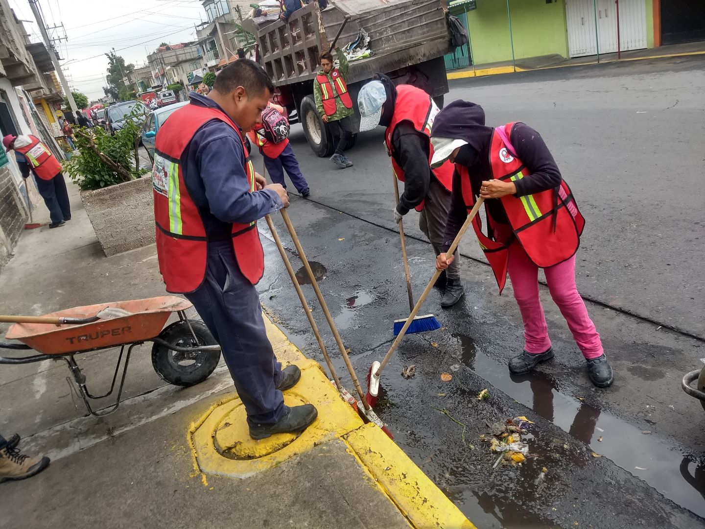 Rehabilitamos calles de la Zona Urbana Ejidal con Jornadas de Limpieza 2019

 