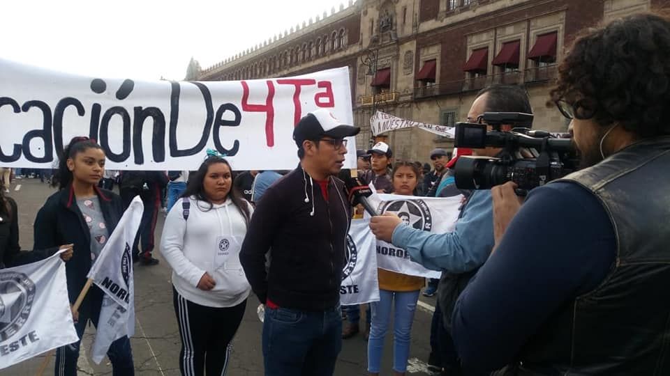 Alumnos de Ecatepec- Tecámac, exigen las becas en la CDMX