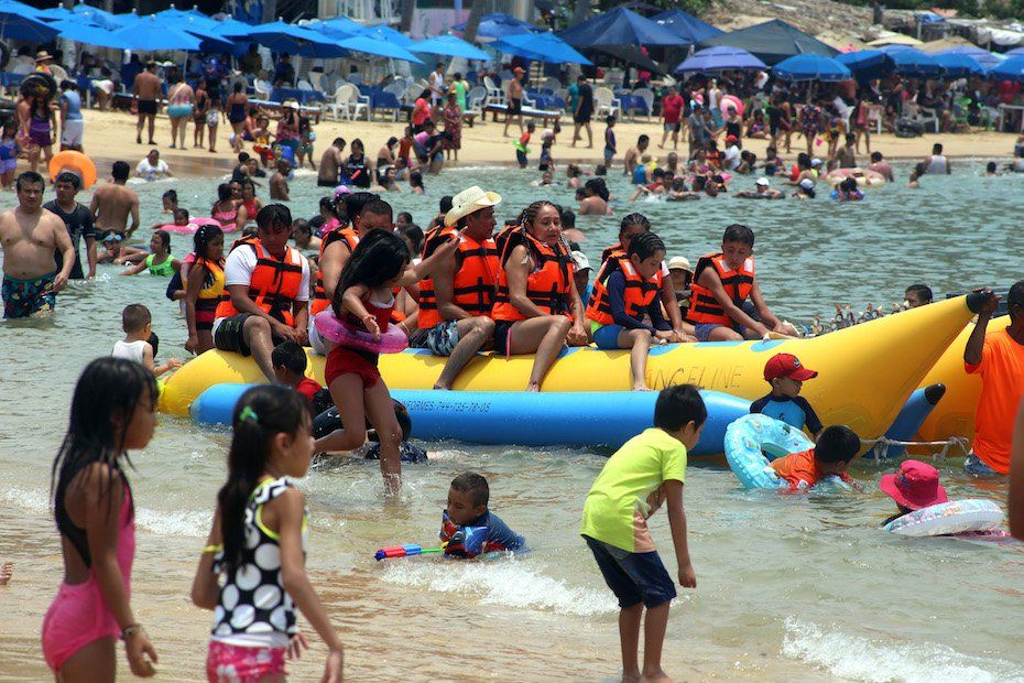 Emiten alerta sanitaria en playas de Acapulco por bacteria fecal