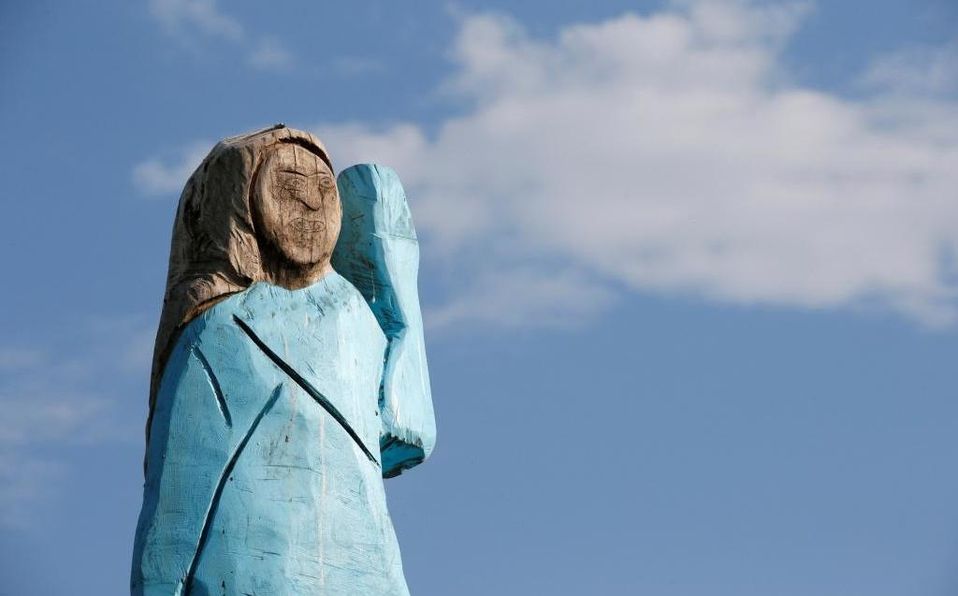 Estatua en Eslovenia de Melania Trump desata polémica