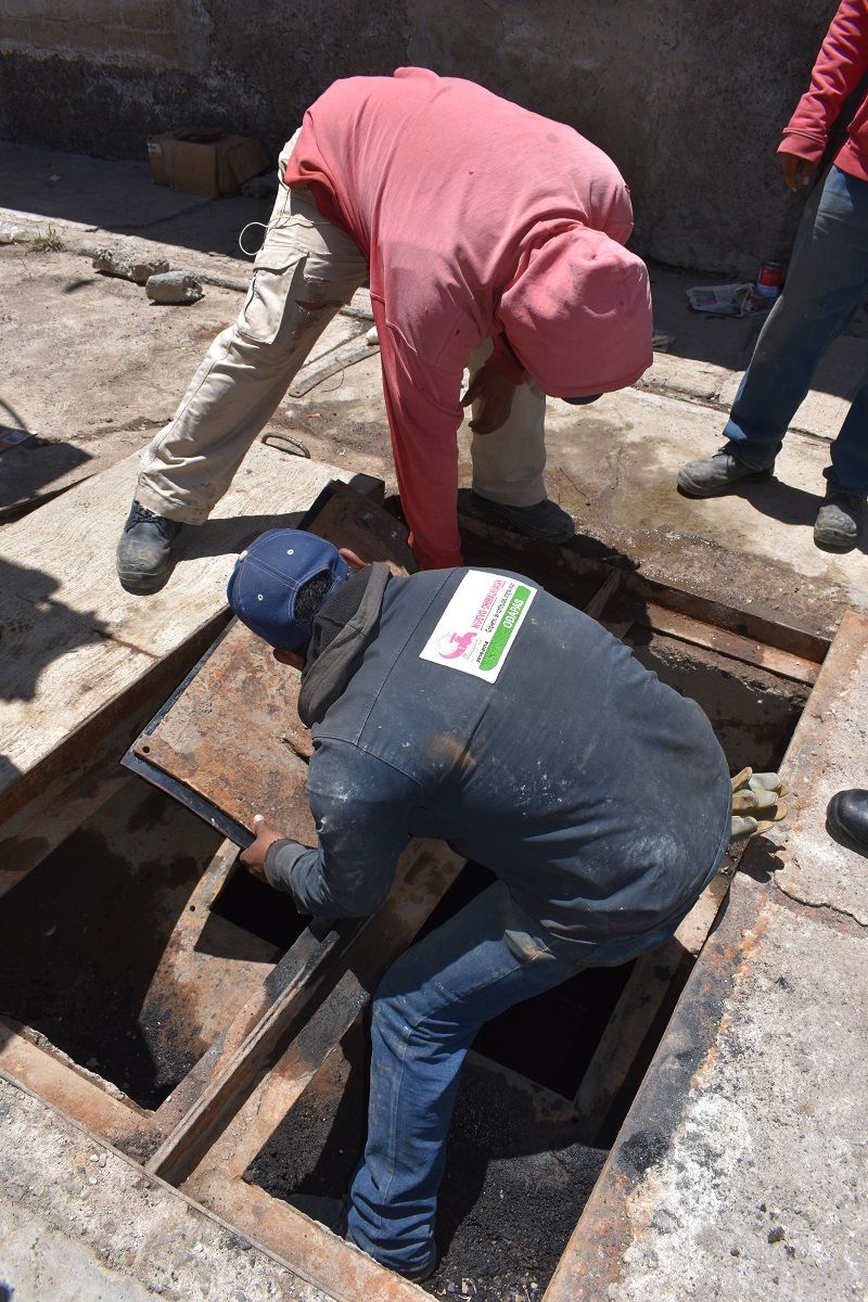 ODAPAS Chimalhuacán refuerza trabajos de limpieza de sistemas de drenaje

 
