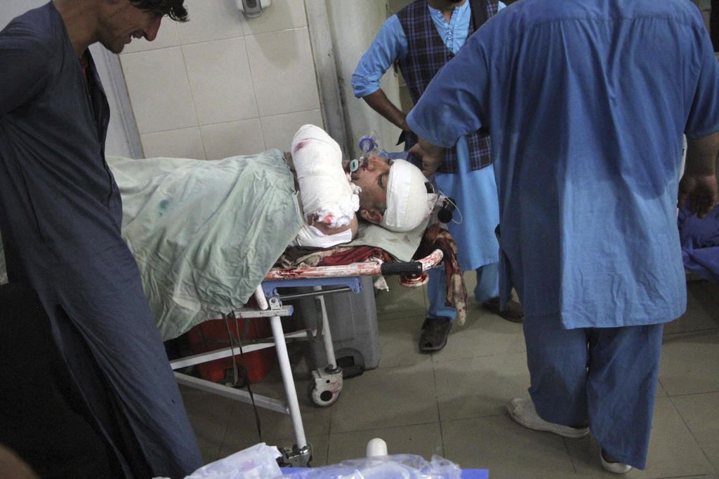Atentado suicida en Afganistán deja un saldo de 10 muertos