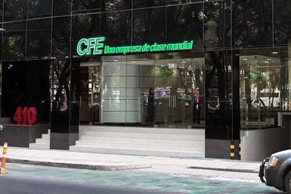 CFE gastó 2.4 mil millones en venta de transporte lujoso sólo en 2018