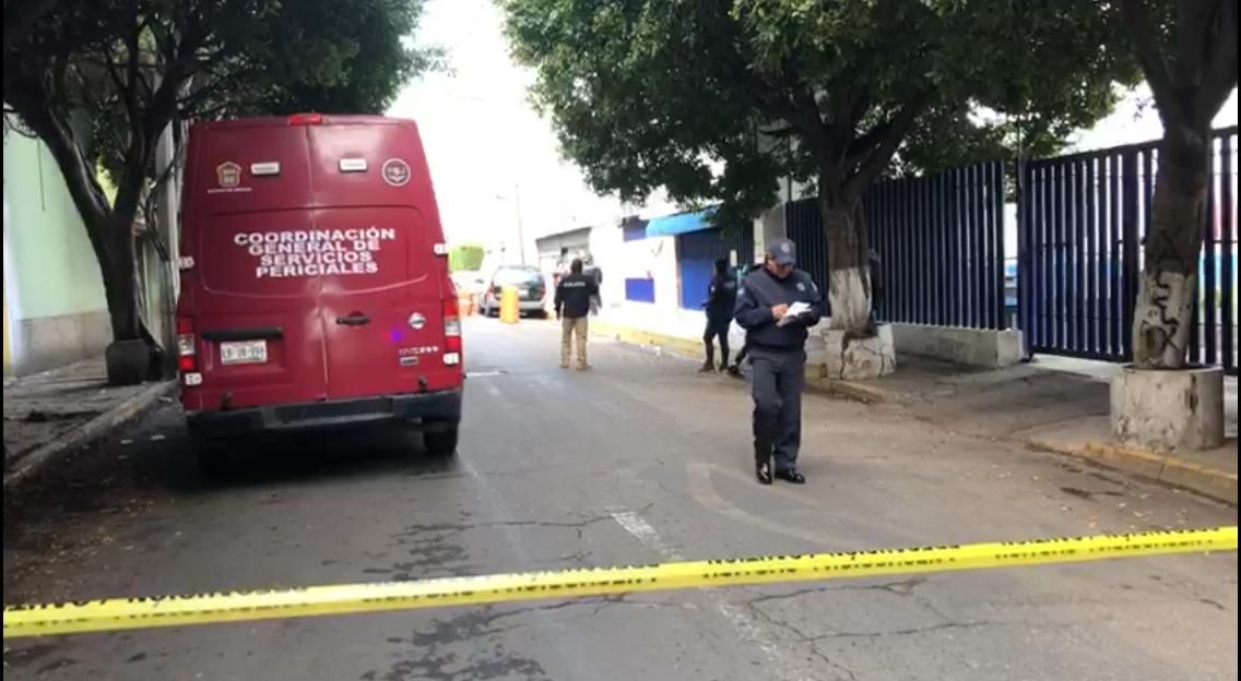 Ejecutan a hombre frente a clínica en Ecatepec