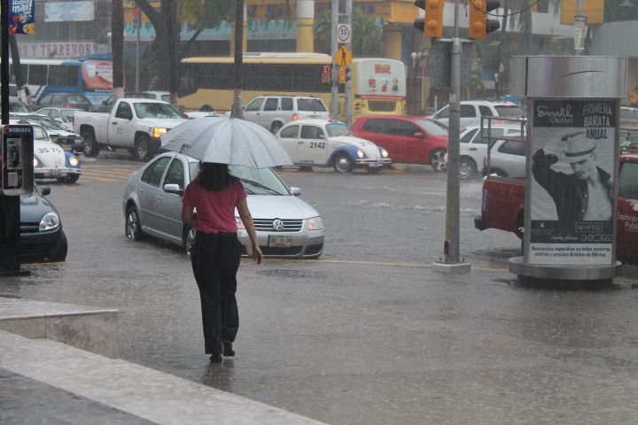 Se pronostican lluvias durante la noche y madrugada en Acapulco por onda tropical 