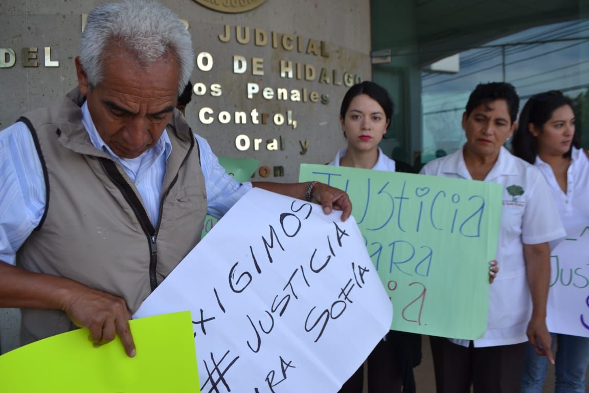 En Hidalgo familiares y amigos de joven asesinada exigen pena máxima contra feminicida