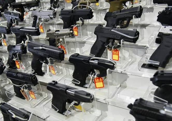 Walmart dejará de vender videojuegos violentos pero seguirá vendiendo armas