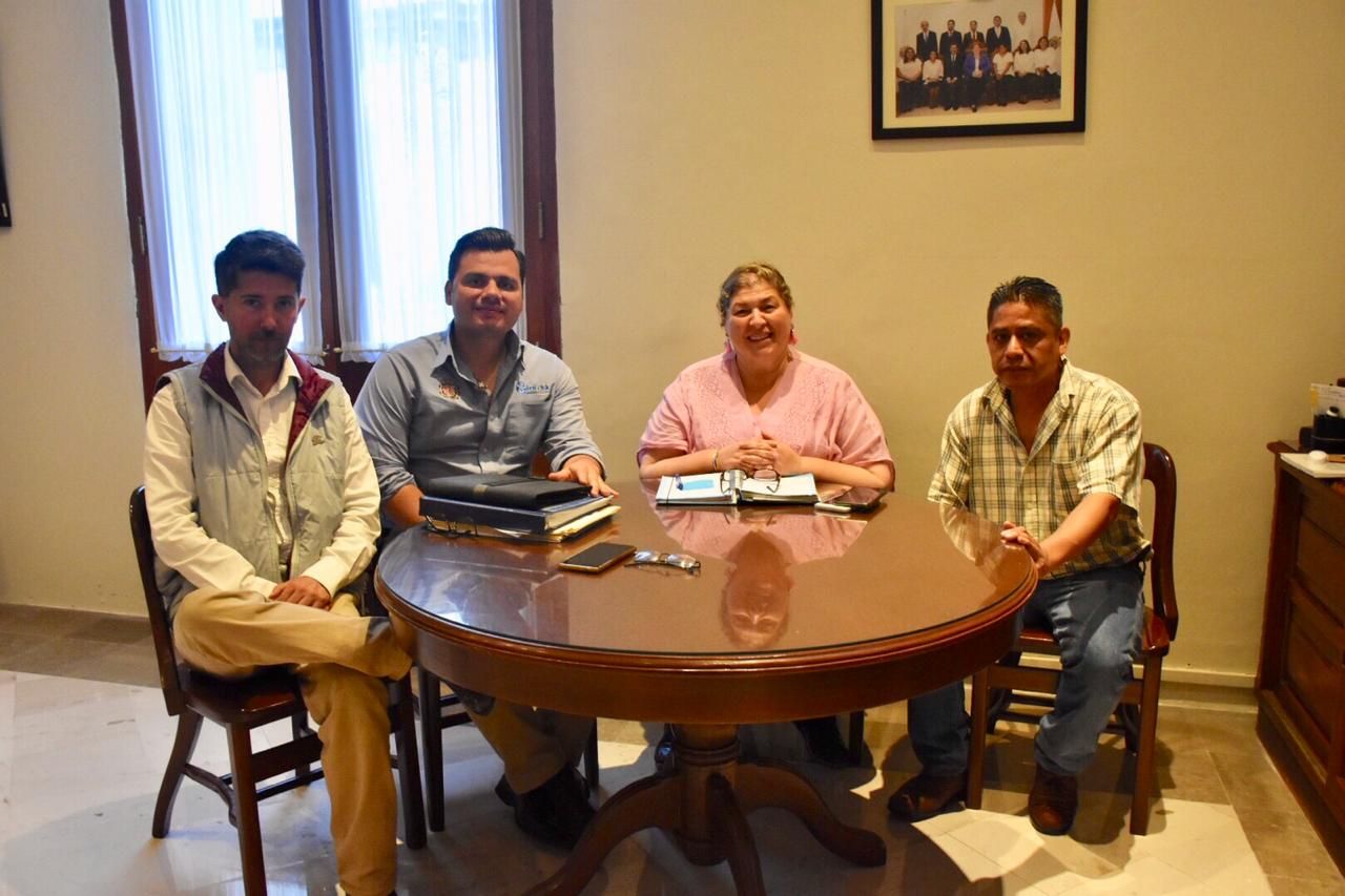 Reunión de Leticia López Landero con afiliados de la CTM.