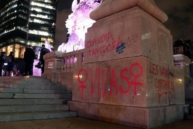 Cierran el acceso al Ángel de la Independencia tras acto de vandalismo