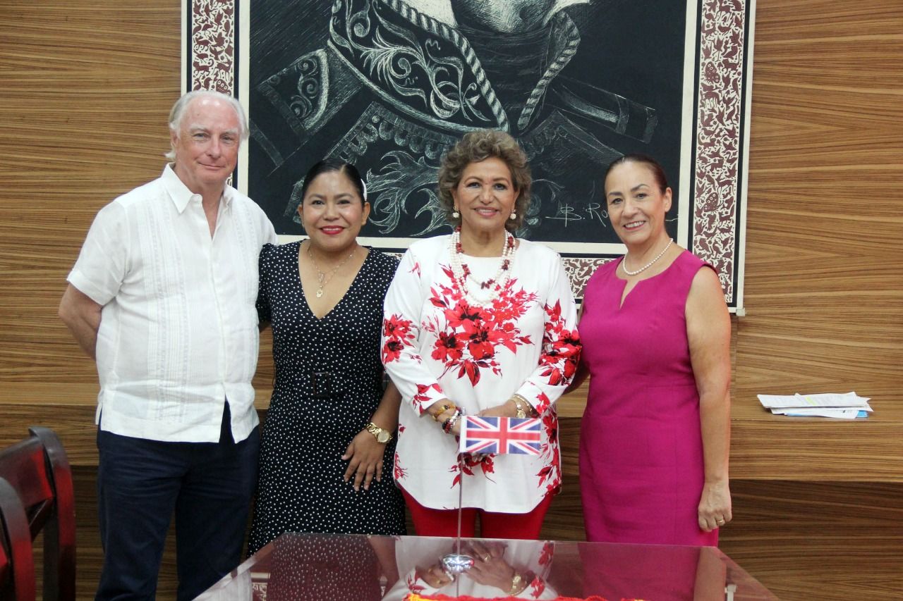 Celebra Adela Román encuentro con Cónsul Honoraria de Reino Unido 