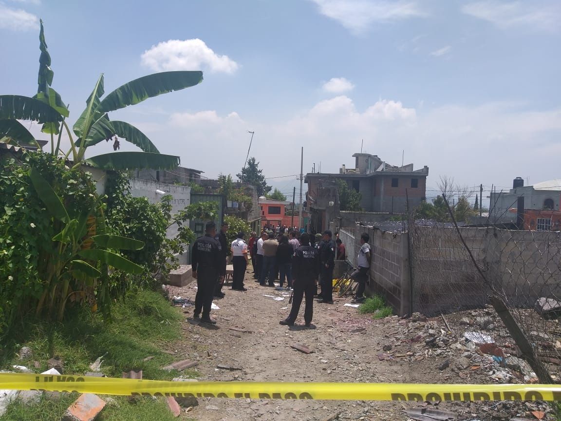 Atienden equipos de emergencia explosión de taller clandestino en  Tultepec