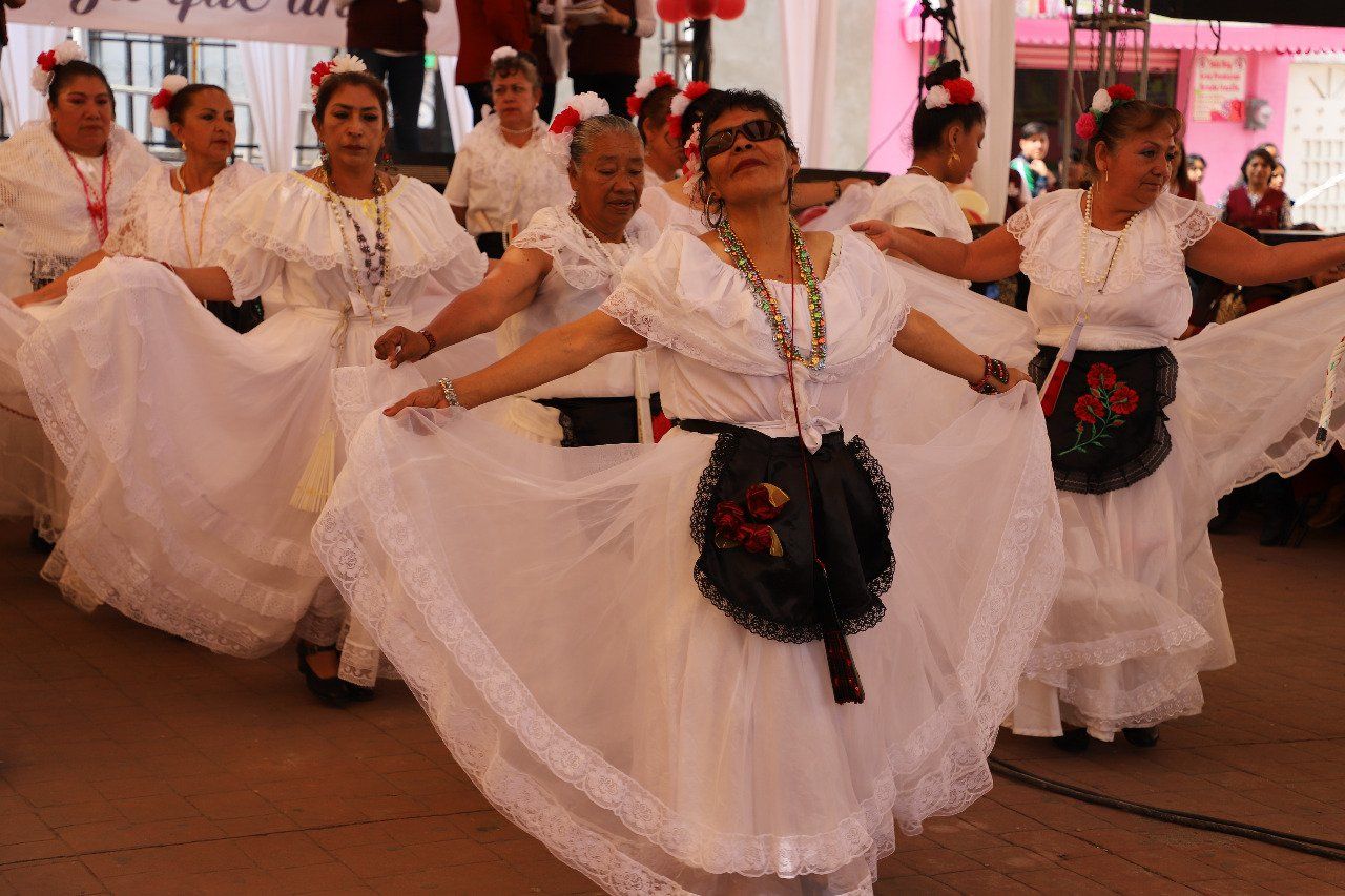 DIF Municipal y Gobierno de Chicoloapan festejan el día de los abuelitos 