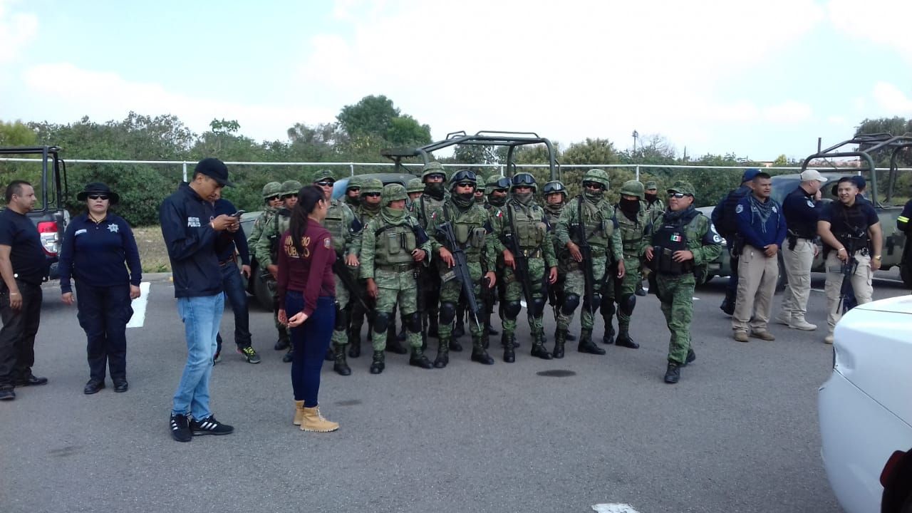 Detienen a 12 personas durante operativo en Coacalco 