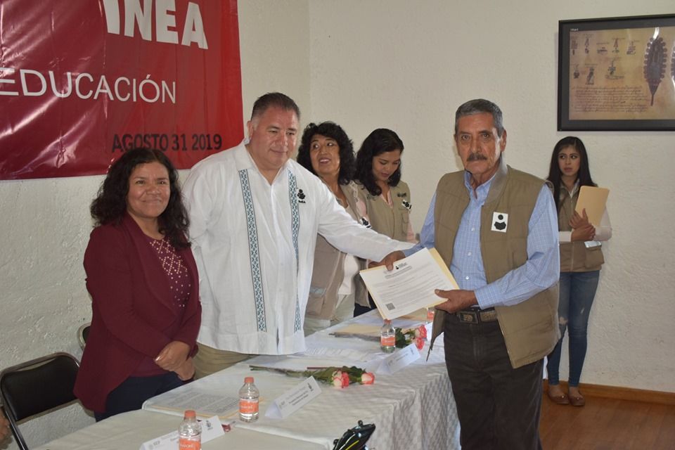 Autoridades entregaron certificados en Tepetlaoxtoc