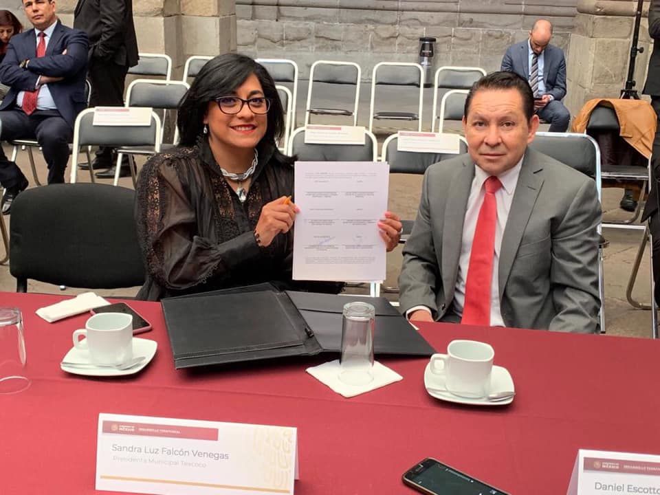 Presidenta de Texcoco signó acuerdo con la SEDATU y UNAM