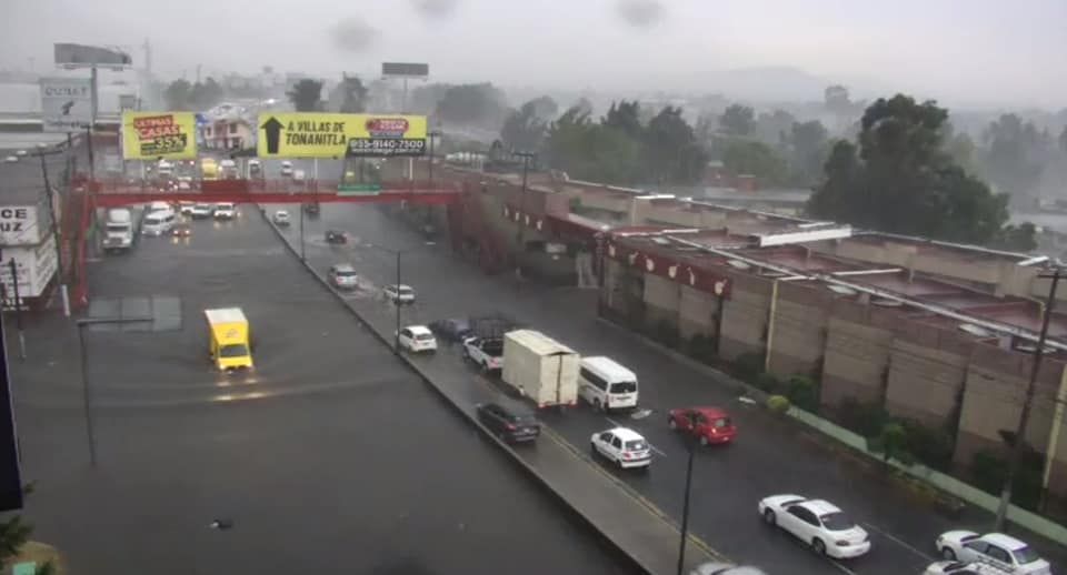 Se reportan inundaciones por lluvia en Reforma y vía Morelos en Ecatepec