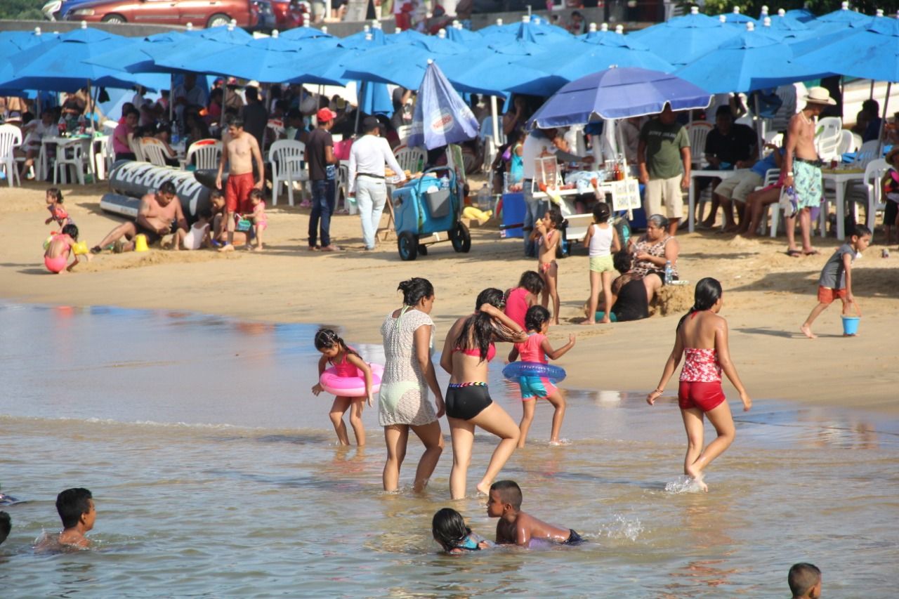 Alcanza Acapulco 87.8% en hospederías; se abarrotan las playas 