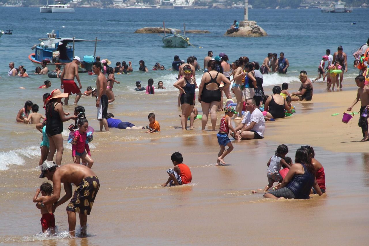 Dejaron visitantes en Acapulco una derrama económica de 171 mdp por fiestas patrias 