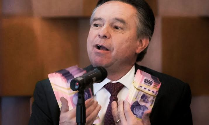 Huele a fuga renuncia de Medina Mora: UIF lo investiga por depósitos millonarios 