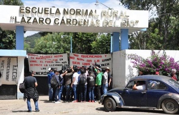 Normalistas de Tenería concluyen liberación de 92 choferes y sus autobuses