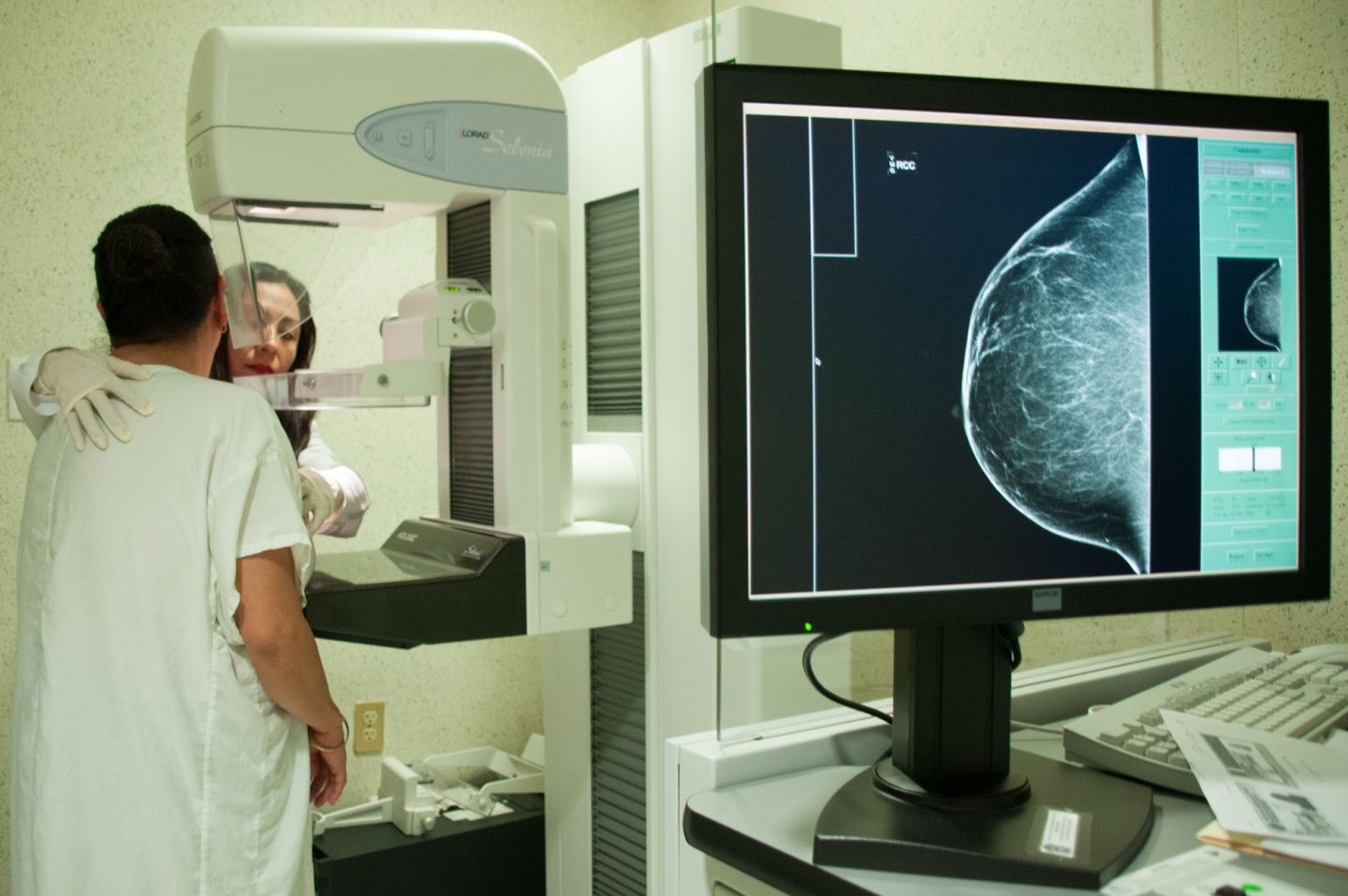  Instituto de salud realizó  más de 100 mil mastografías en este año 