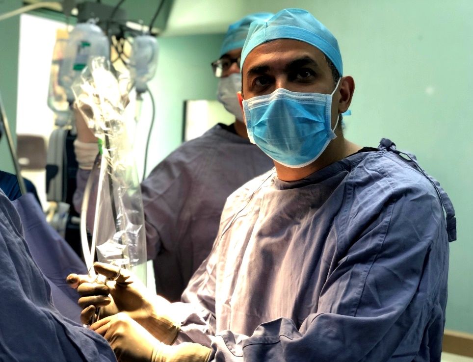 Cirujanos del ISSEMyM utilizan técnica para extraer tumor cancerígeno de vías respiratoris