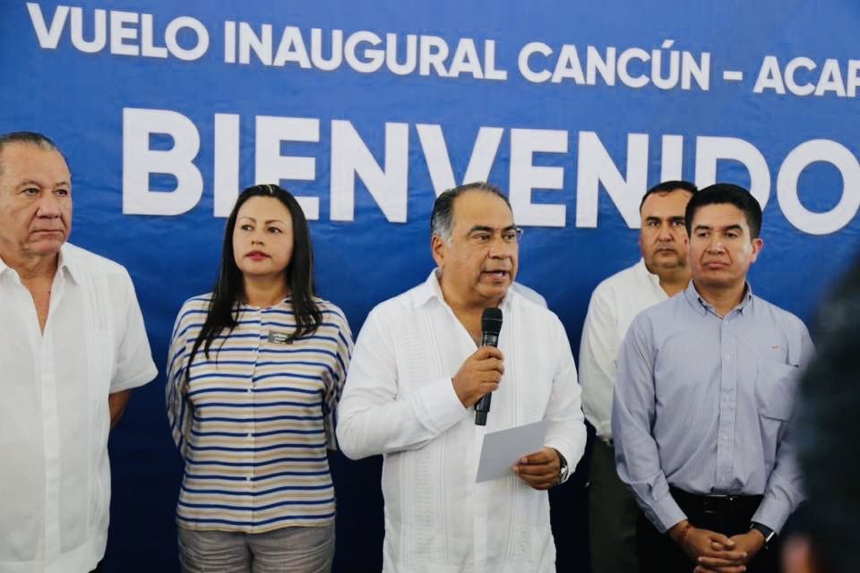 Celebra el gobernador Astudillo nueva ruta aérea Acapulco-Cancún 