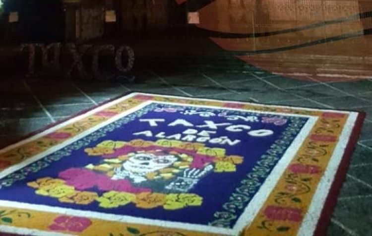 Afectado por fuertes lluvias el tapete de la Catrina monumental de Taxco