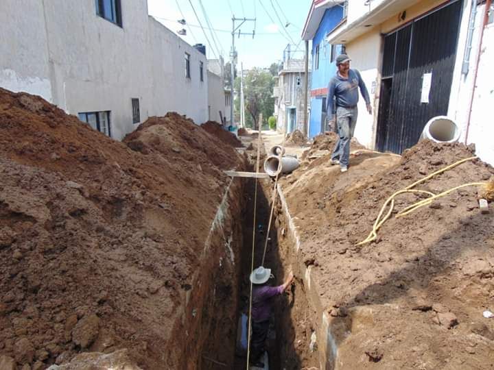 Arrancan obras de red de drenaje y agua potable en Ixtapaluca