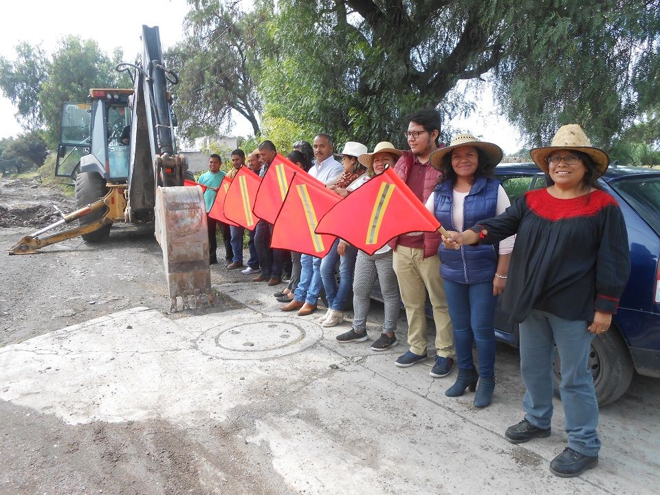 Ayuntamiento da banderazo a múltiple número de obras en Tepetlaoxtoc