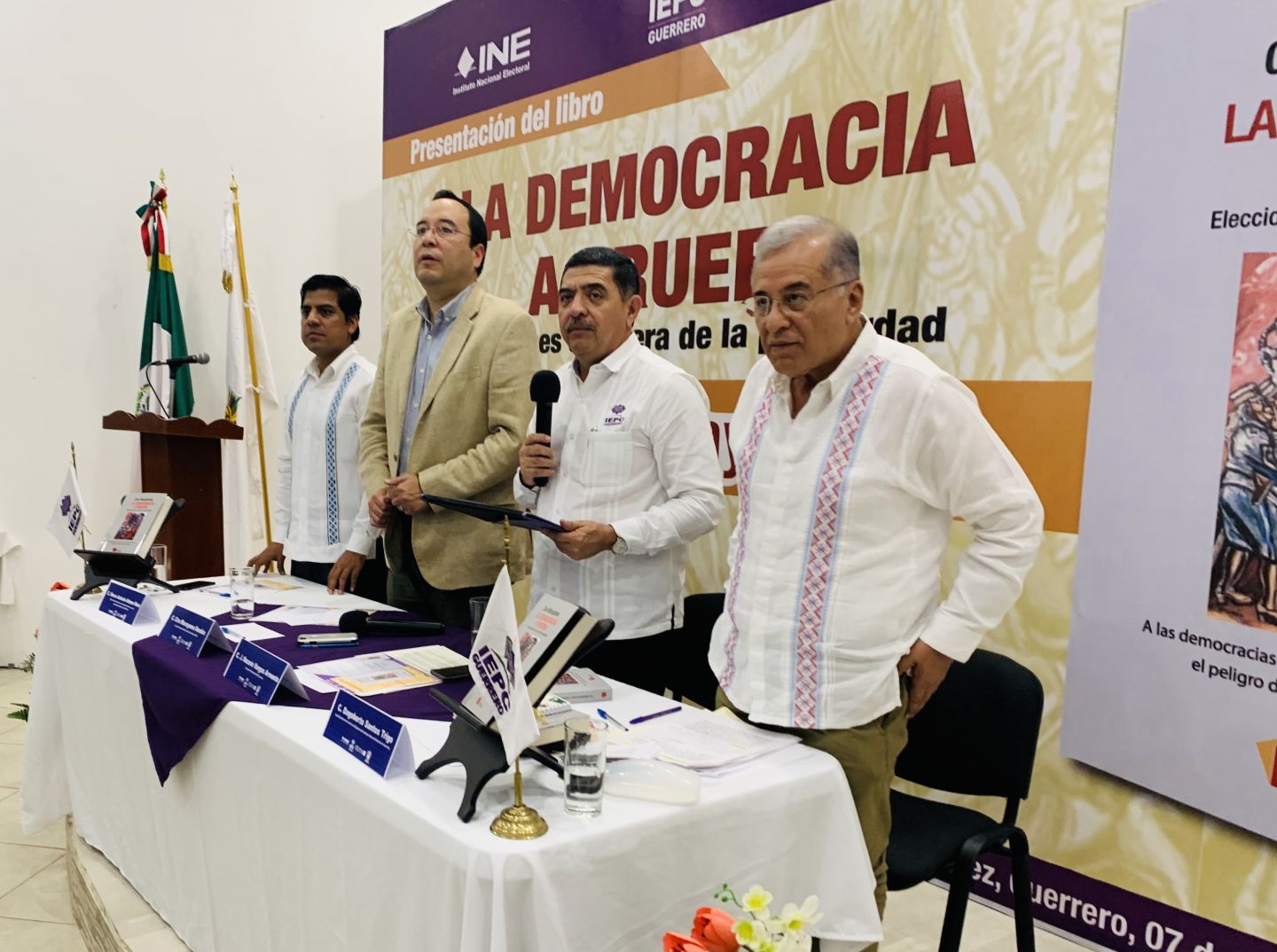 ’México ya consolidó su democracia’, dice Murayama en presentación de su libro 