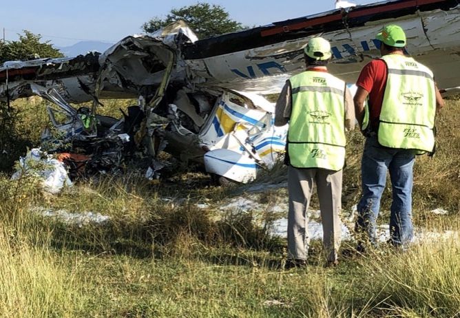 Desploma avión pequeño en Temixco, Morelos; hay dos personas muertas