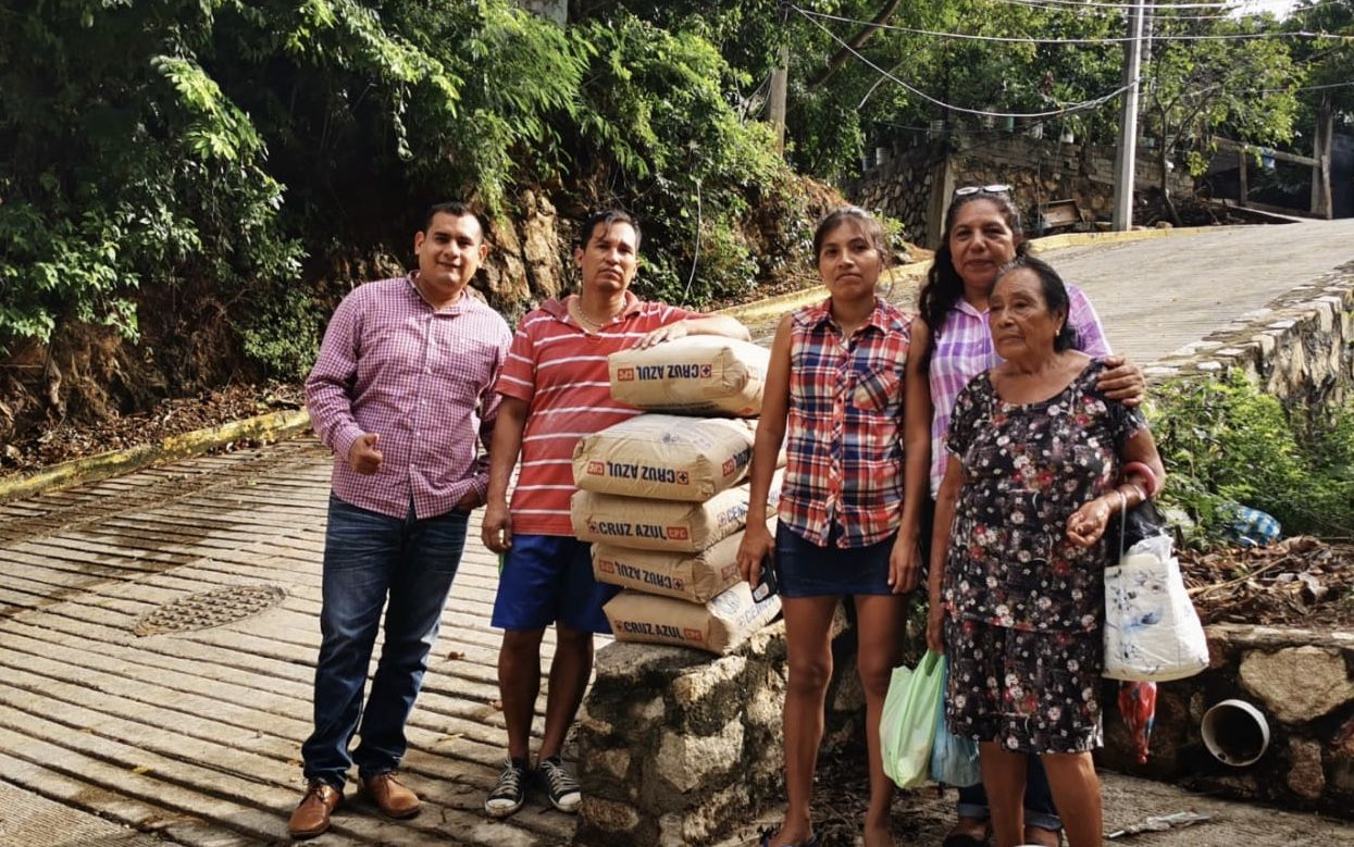 Apoya Yaír García a acapulqueños afectados por las lluvias 