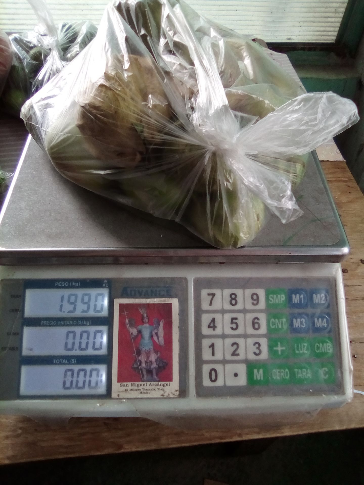 Tianguis de Texcoco venden kilos de 700 gramos.