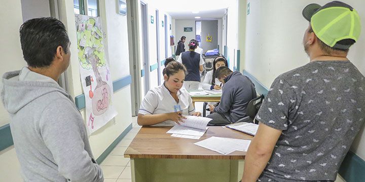 En Chimalhuacan personal medico y enfermeras atendieron a mas de 70 hombres