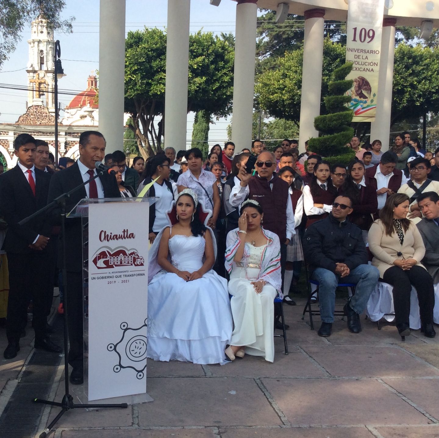 Con desfile y entrega de reconocimientos Chiautla conmemoró el 109 aniversario de la Revolución Mexicana