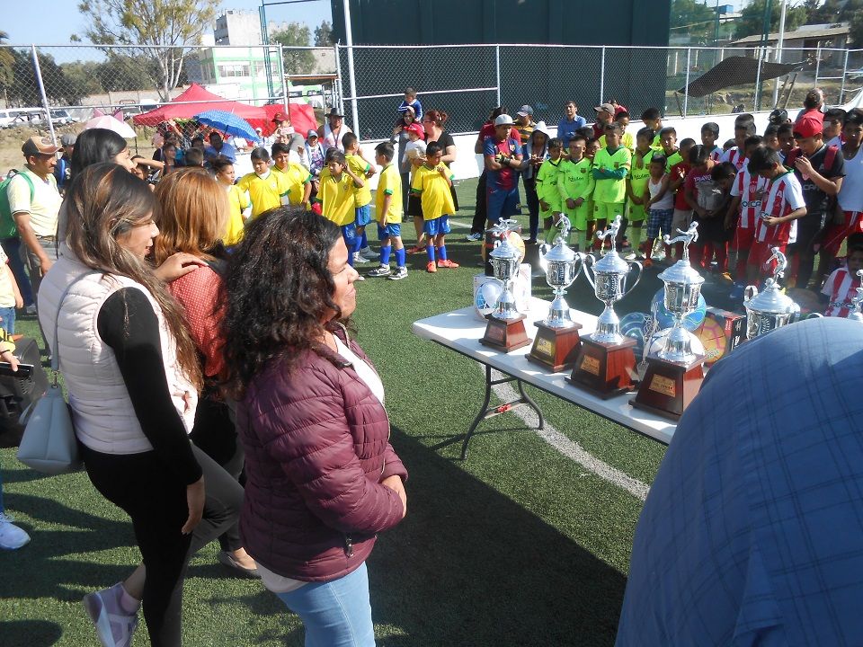 Intensifican el deporte para jóvenes en Tepetlaoxtoc
