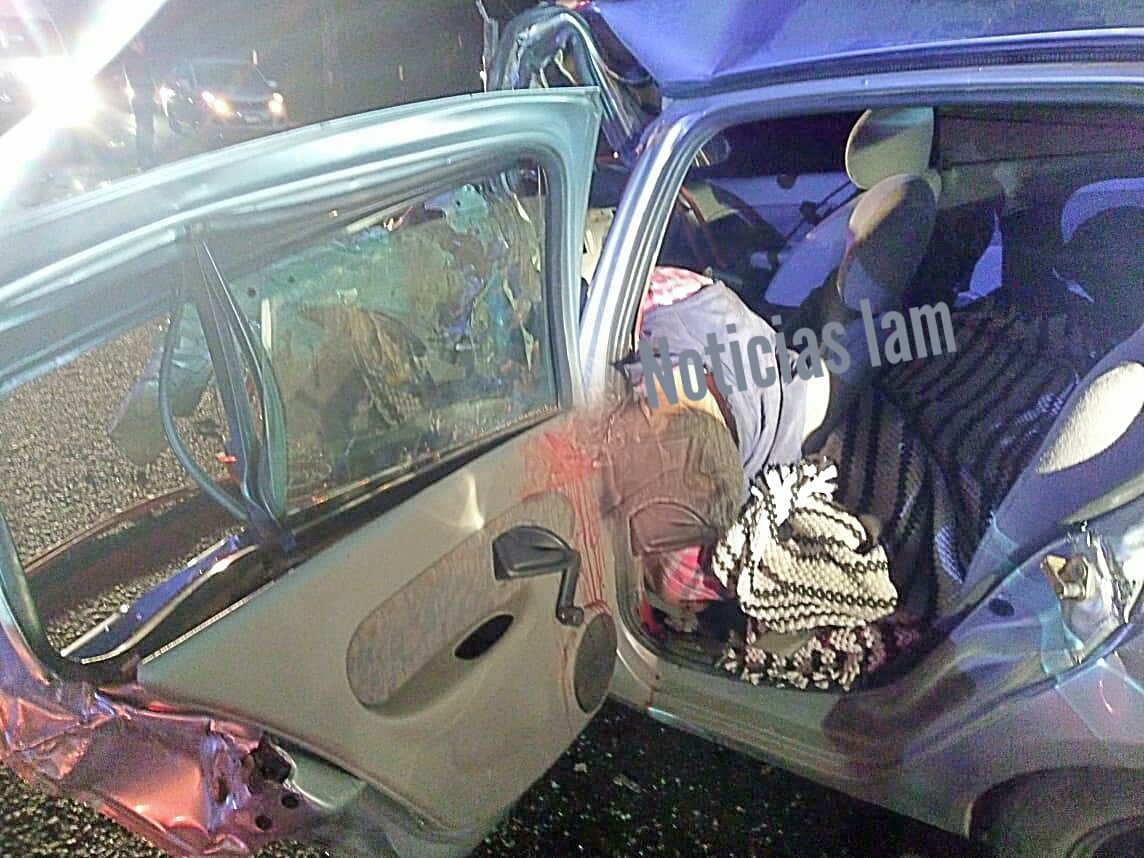 Automovilista pierde la vida al impactar su automóvil contra un árbol en la Texcoco-Lechería.