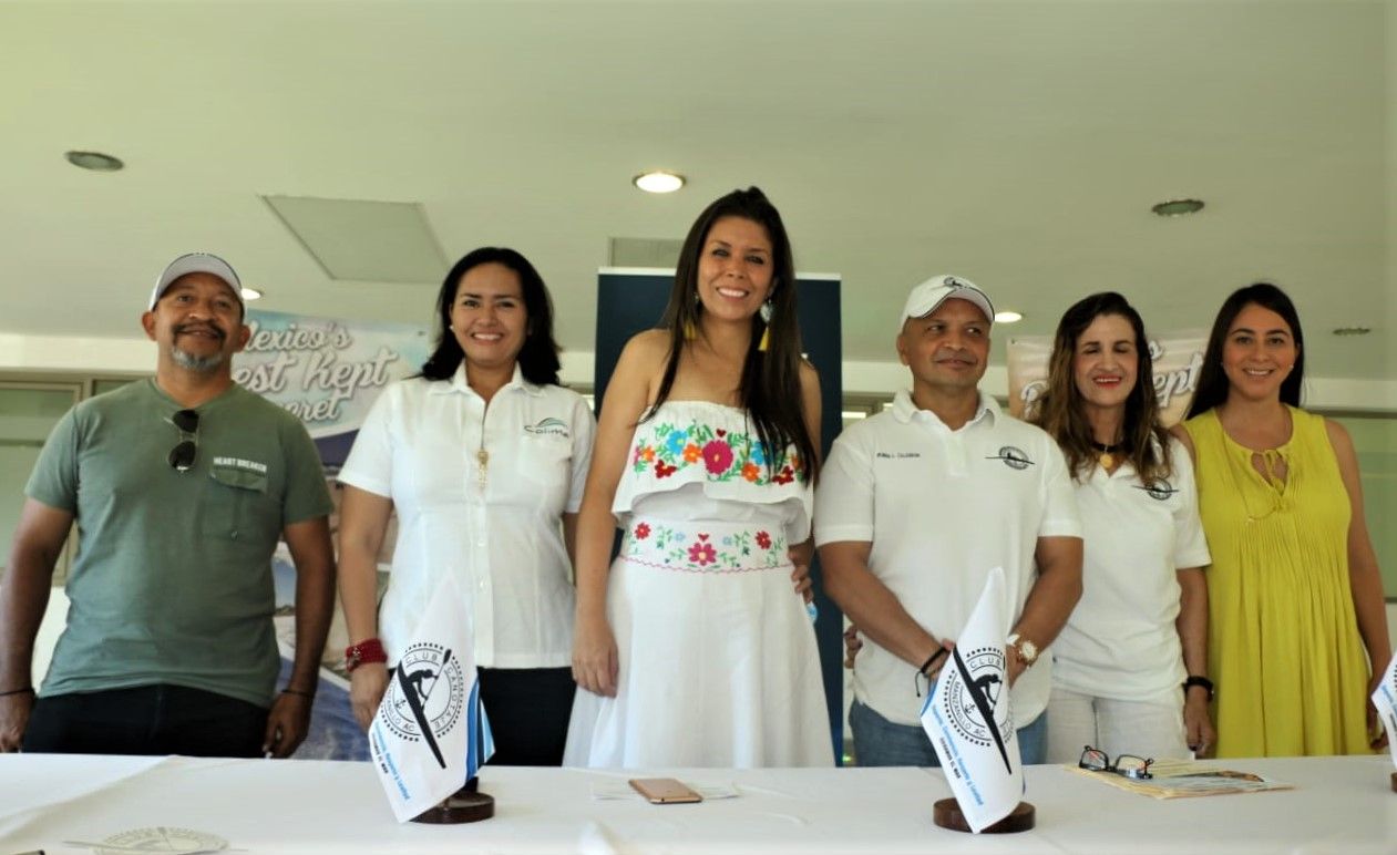 Manzanillo Sede Internacional de la Tercera Competencia de Kayak y Stand Up Paddel

