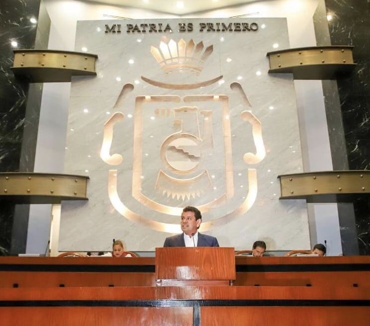 Comparece Tulio Pérez en el Congreso de Guerrero; ’se cumple con finanzas sanas’, dice 