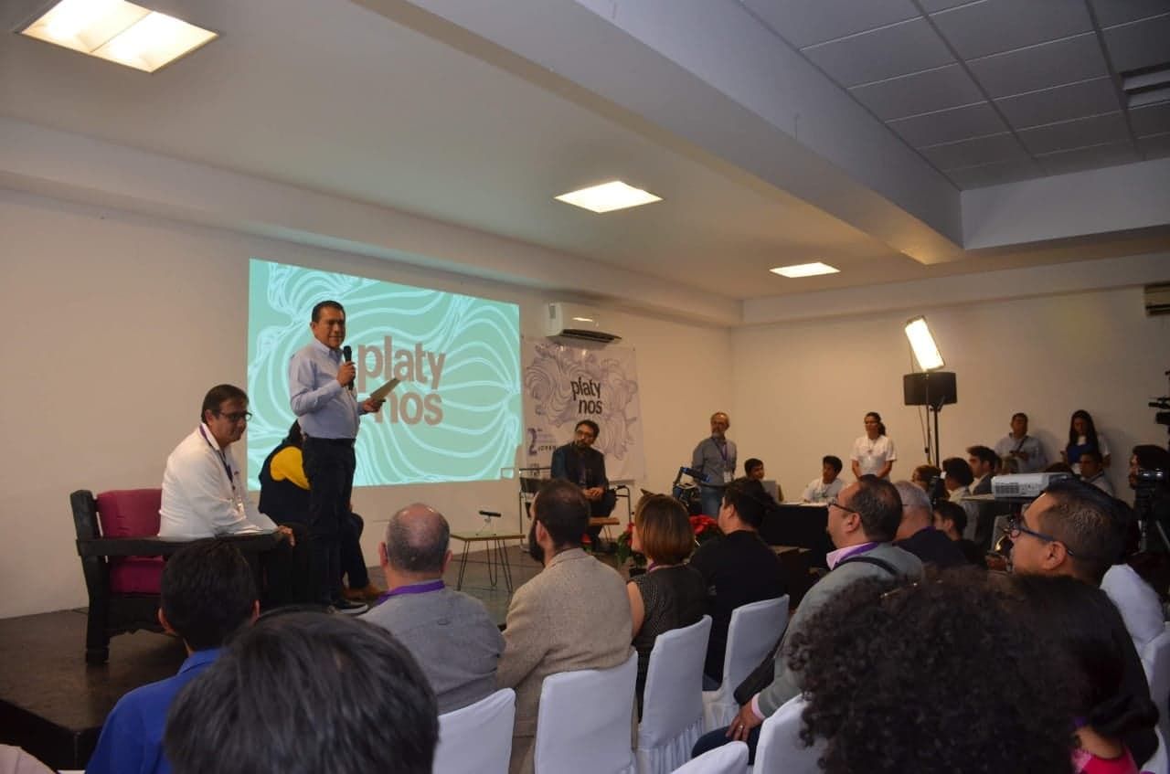 Asiste Marcos Parra como invitado especial al 2° Congreso Nacional de Joyería ’Platynos’ de la FAD Taxco. 