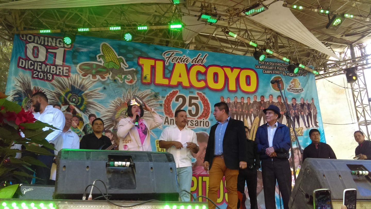 La Chupitos y  Lalo Villar reyes de la Feria del Tlacoyo en La Purificación Texcoco
