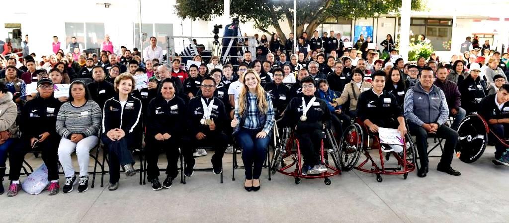 Fernanda del Castillo realiza entrega histórica de apoyos especiales a atletas paralímpicos